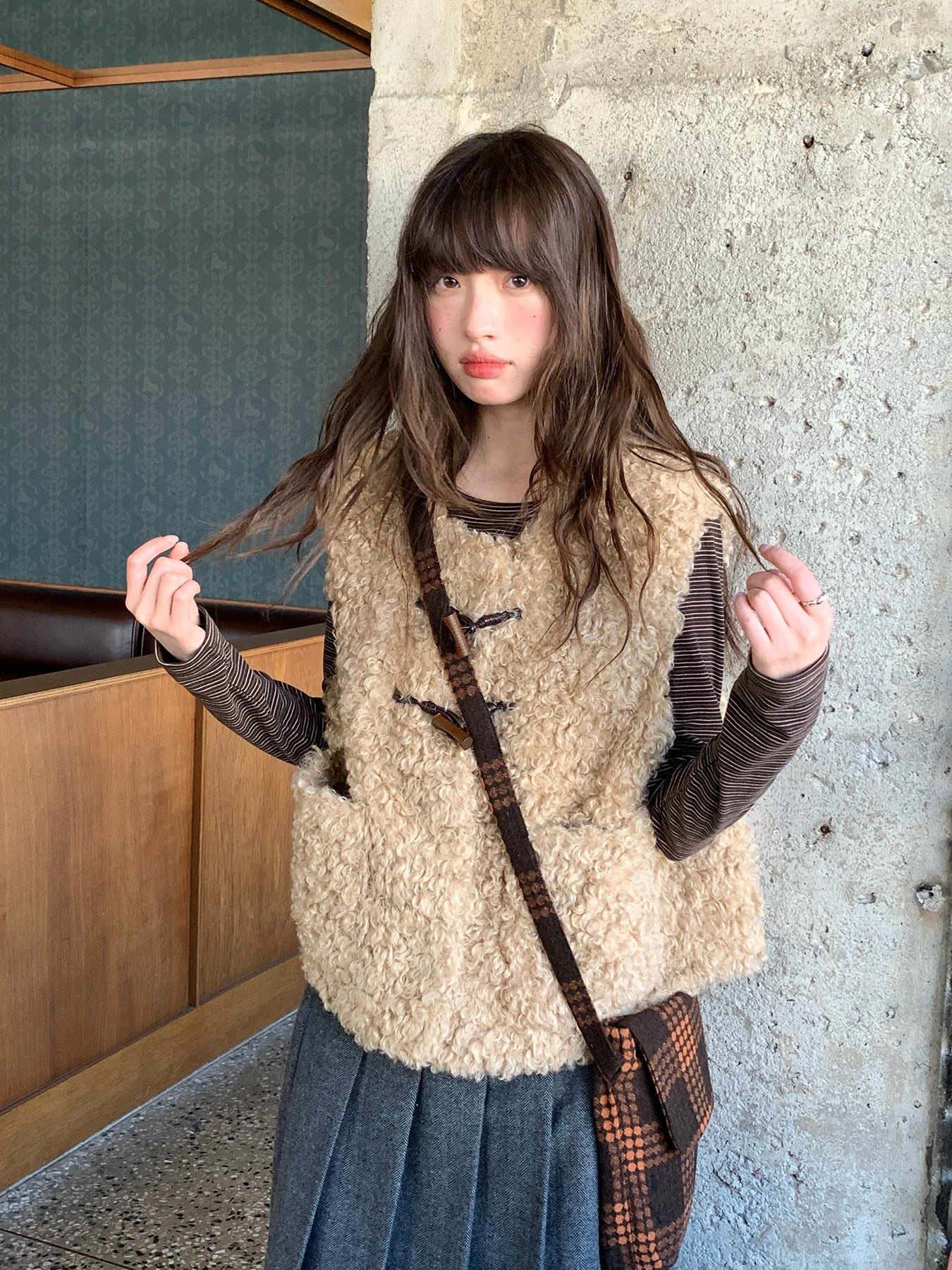 RAINY牛角ボタンベストゆったり重ね着ショート丈コート