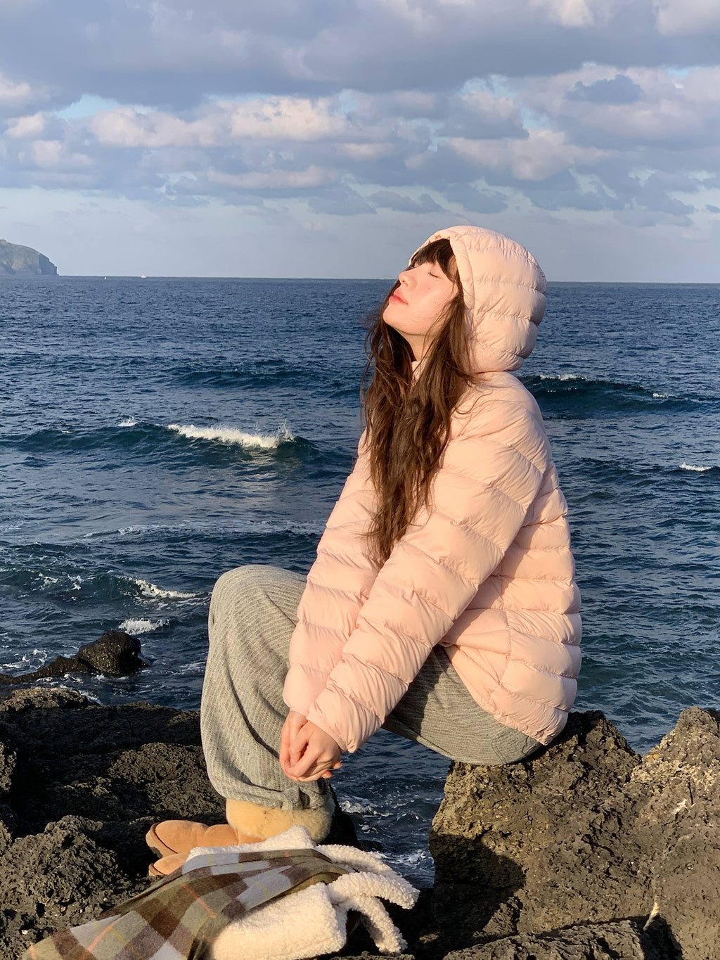 RAINY軽量連帽スペアリブダウンジャケット