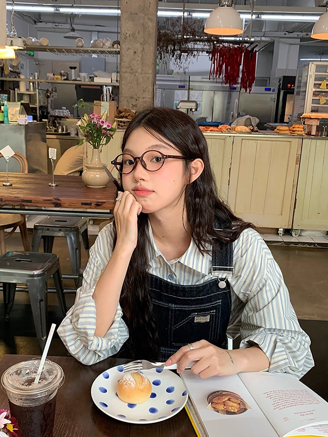 RAINY 韓国風 ゆったりめ ストライプ柄 長袖シャツ パッチポケット ドロップショルダー - 春秋に活躍する万能レトロブルーシャツ