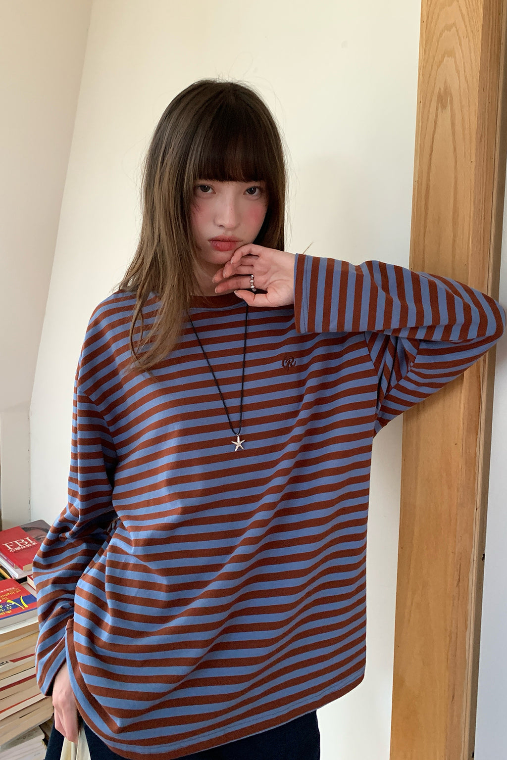RAINY気だるい快適ストライプ刺繍Tシャツ26FA23914X