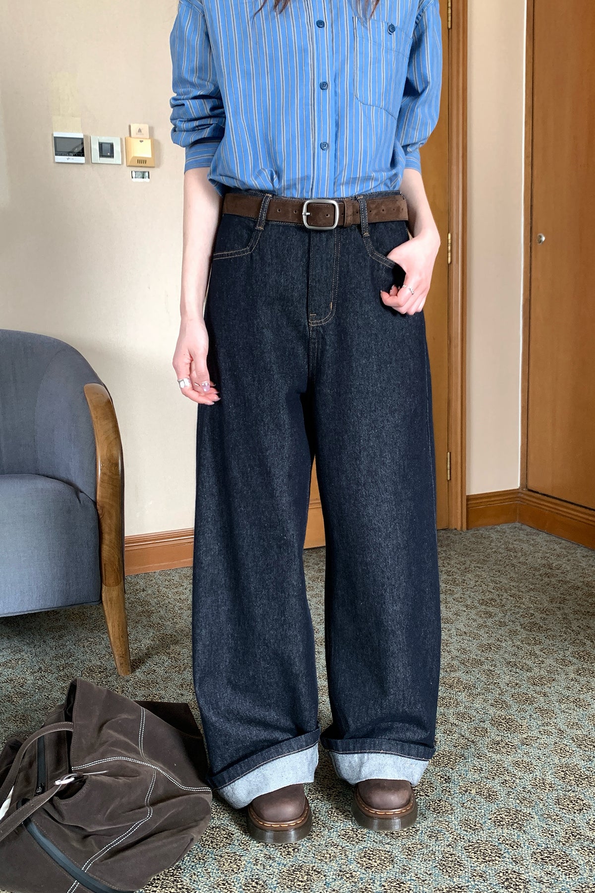 RAINY シンプルで着回しやすいロールアップ裾ステッチ入りワイドデニムパンツ 26WB23998X