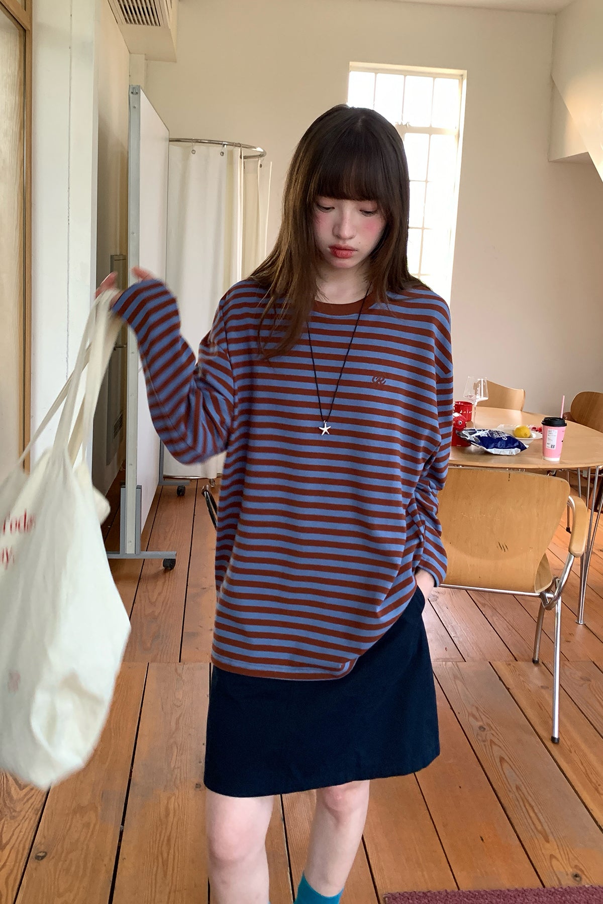 RAINY気だるい快適ストライプ刺繍Tシャツ26FA23914X
