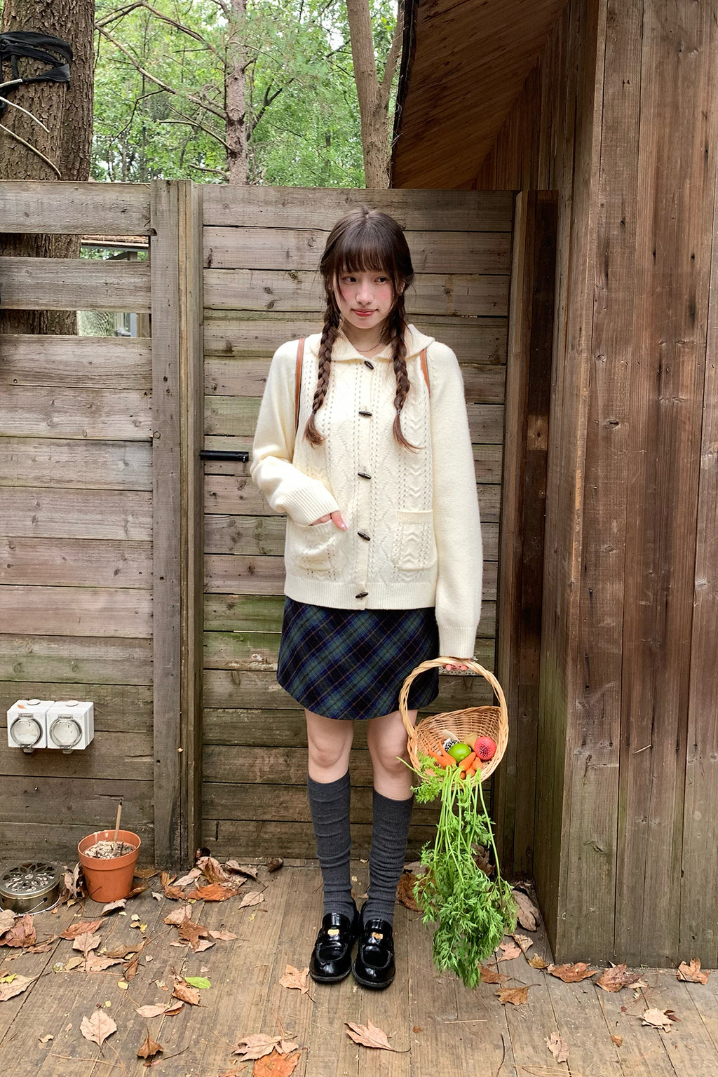 RAINY ゆったりルーズフィット牛角ボタンニットカーディガン ドールカラー透かし編みセーター 26WG23995X
