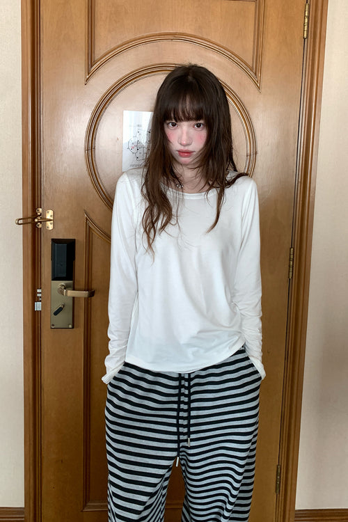 RAINY 柔らかな肌触りのベーシック無地Tシャツ ゆったりシルエットのロールヘムTシャツ 26WA23996X