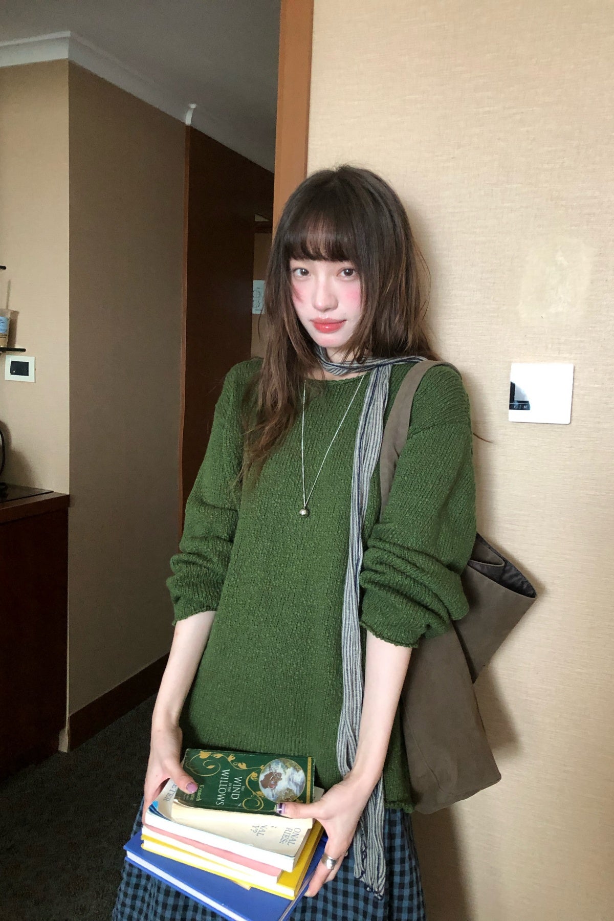 RAINY純色だるいオールカラー長袖セーター女 26FG13924J