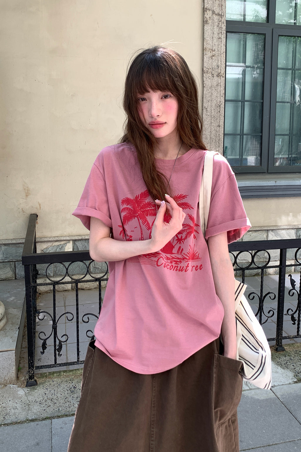 RAINY夏のカジュアルなだるさ感のあるココナツプリントTシャツ26SA23740Y