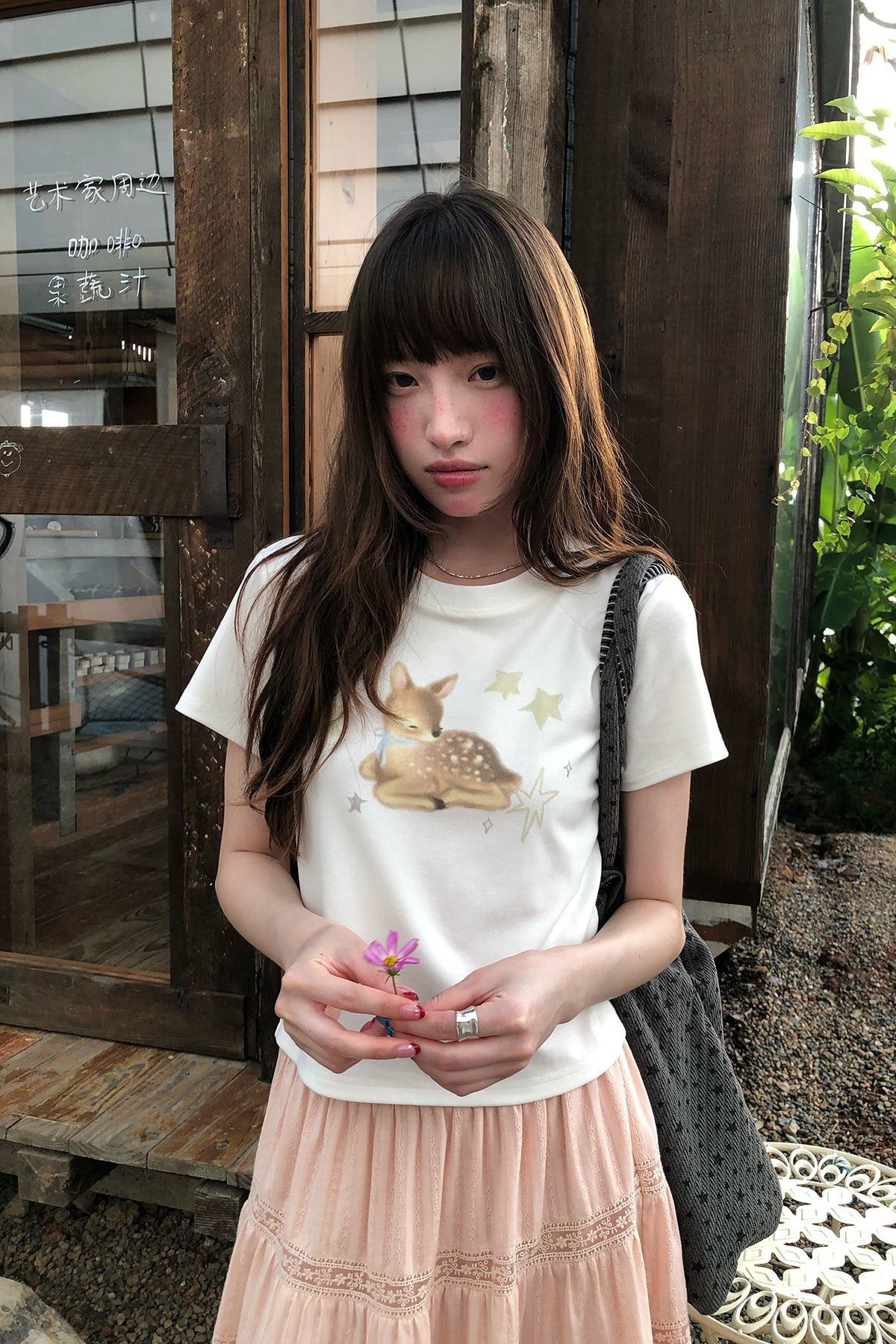 RAINYの少女感たっぷり鹿Tシャツ26SA23889X