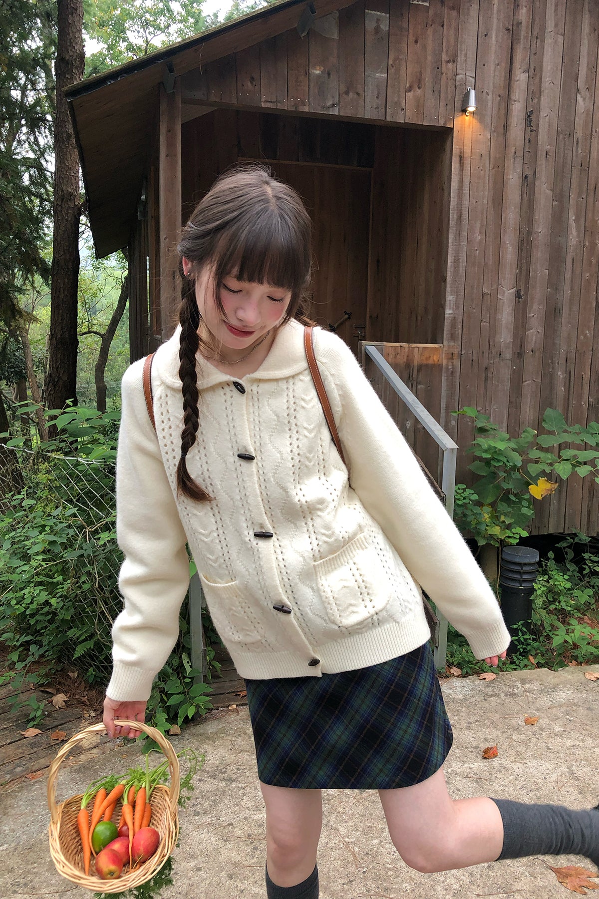 RAINY ゆったりルーズフィット牛角ボタンニットカーディガン ドールカラー透かし編みセーター 26WG23995X