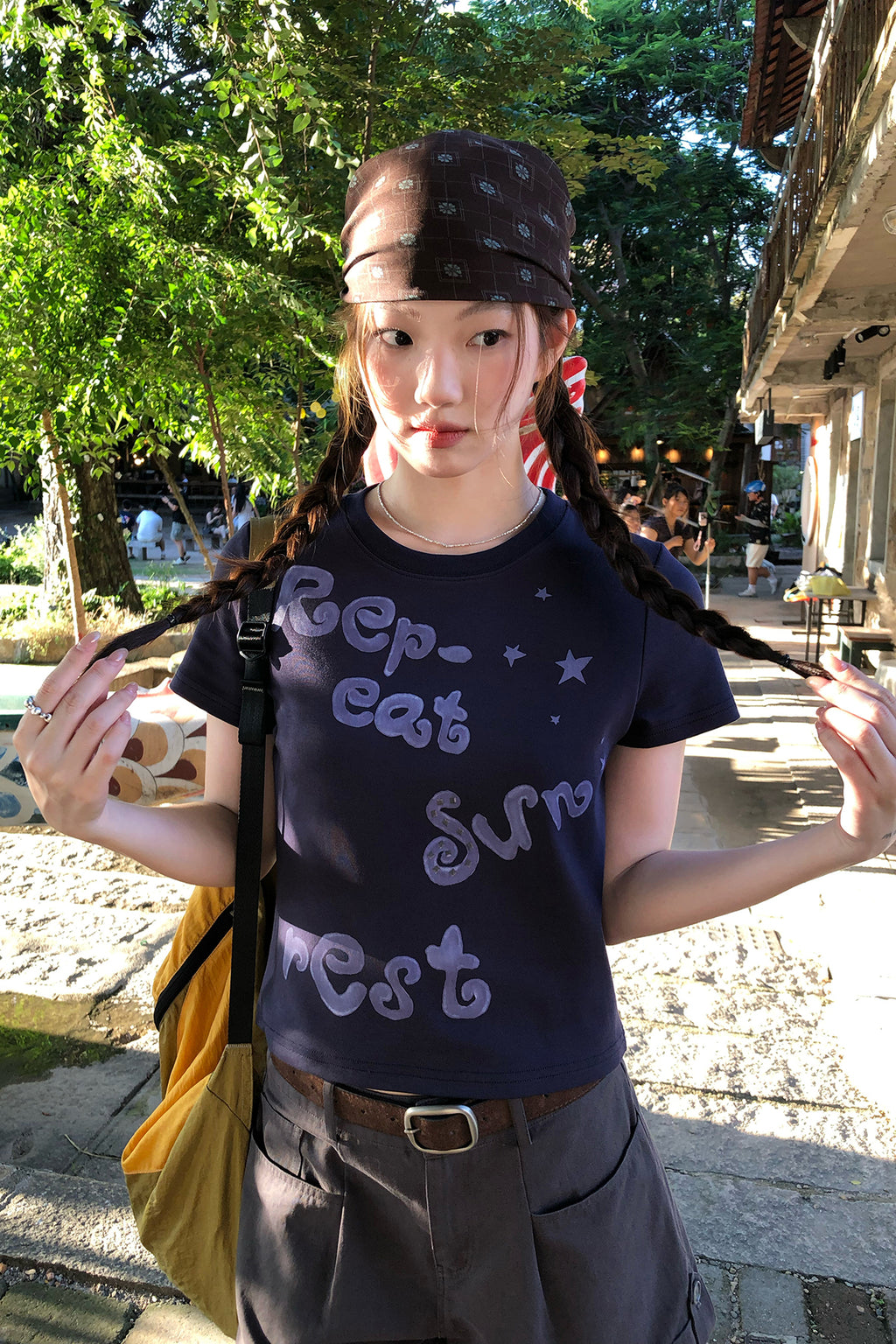 RAINY落書きプリントのアルファベットTシャツ26SA23886Q