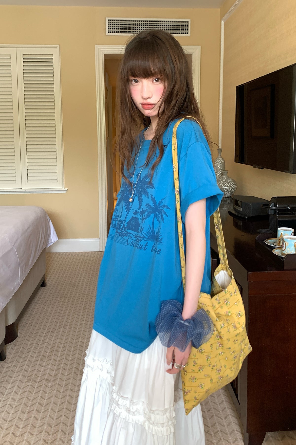 RAINY夏のカジュアルなだるさ感のあるココナツプリントTシャツ26SA23740Y