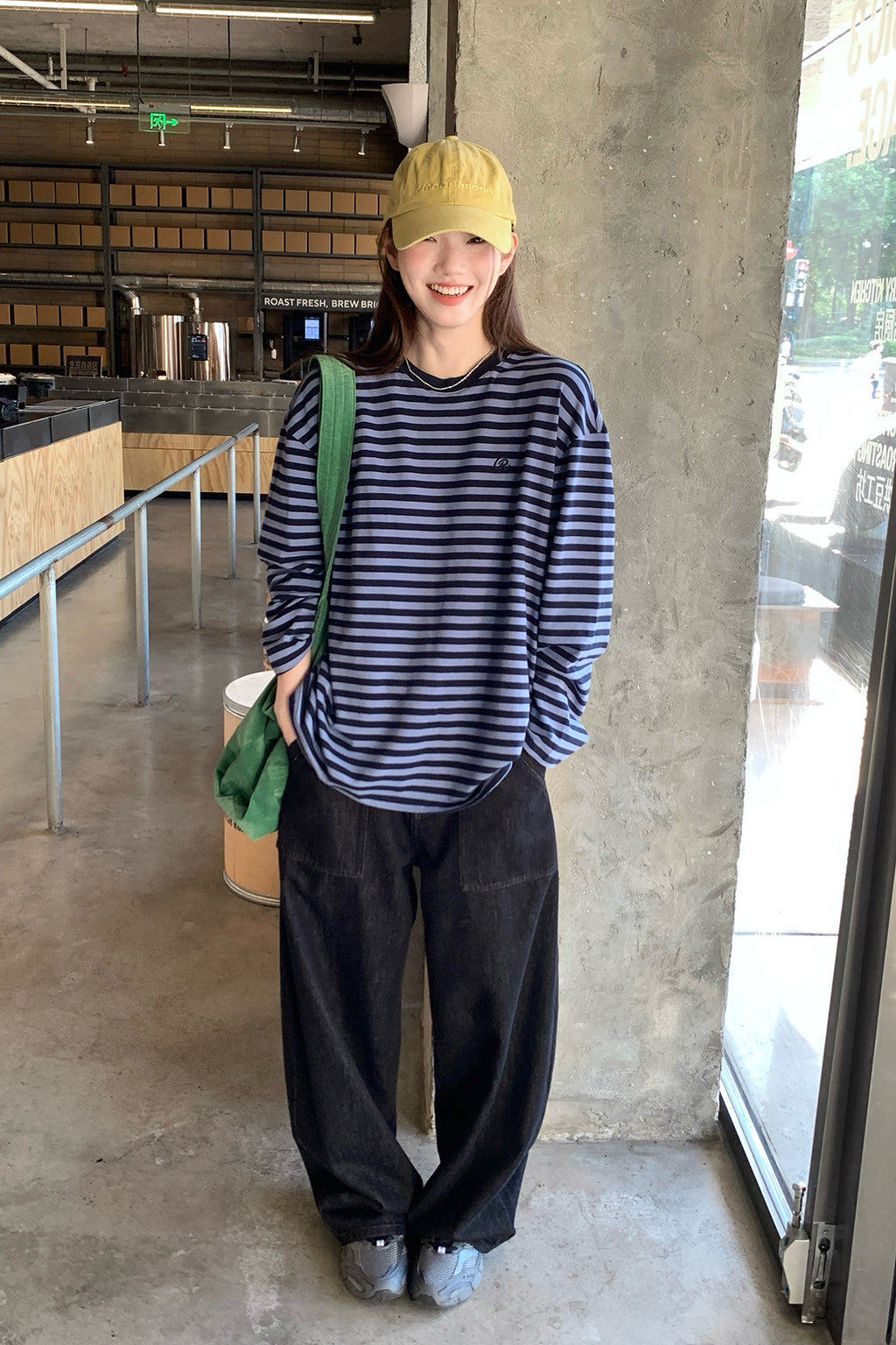 RAINY気だるい快適ストライプ刺繍Tシャツ26FA23914X