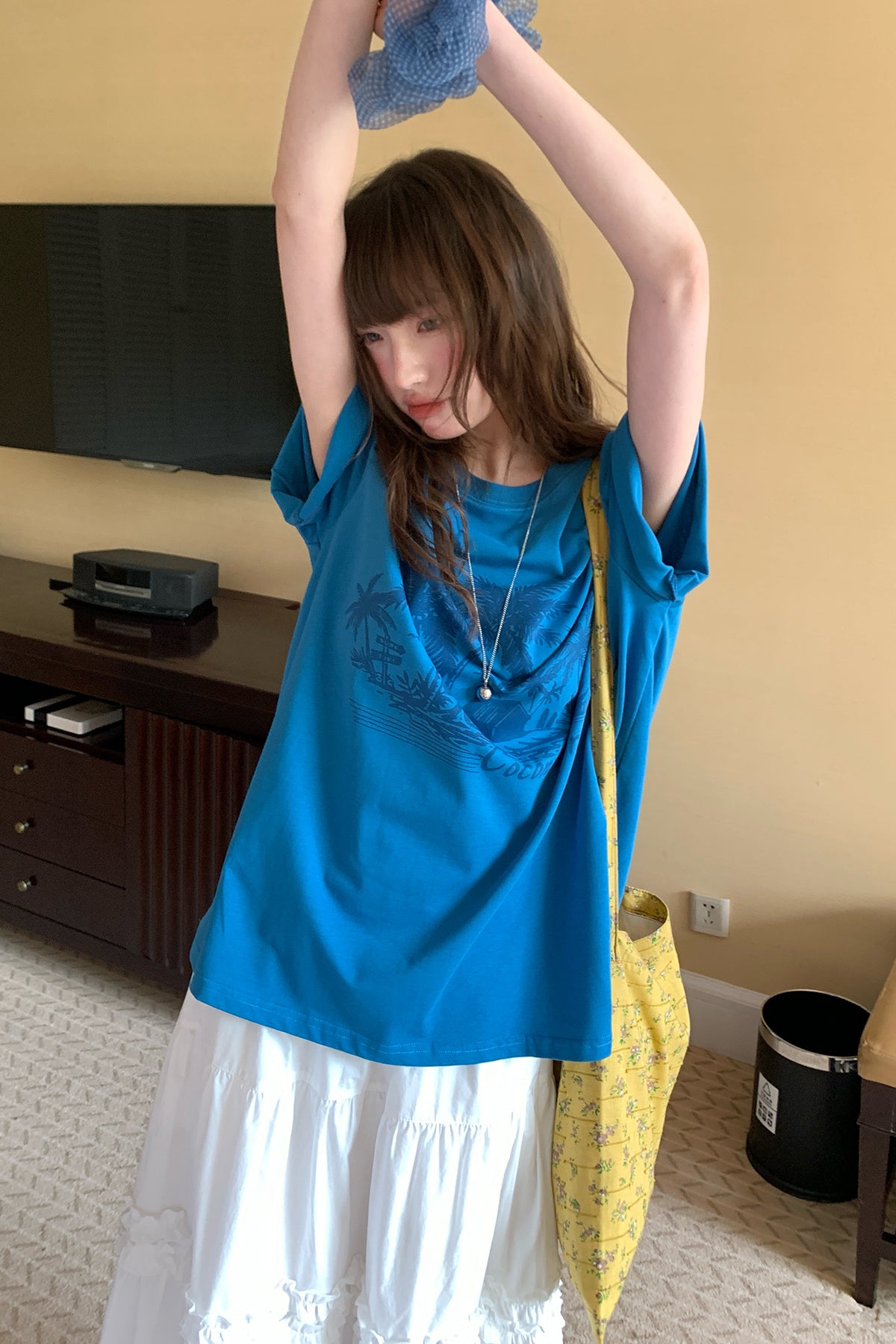 RAINY夏のカジュアルなだるさ感のあるココナツプリントTシャツ26SA23740Y