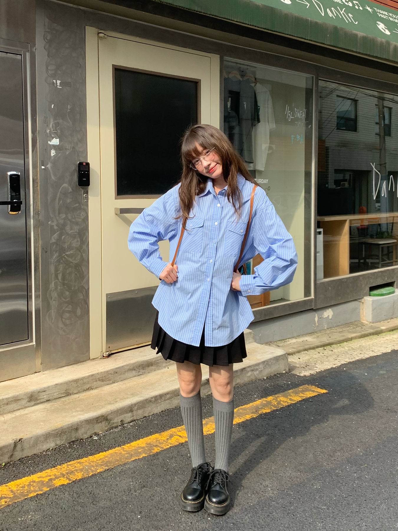 RAINYゆったり定番ベーシックストライプのポーチ付きシャツ 25FA43309J