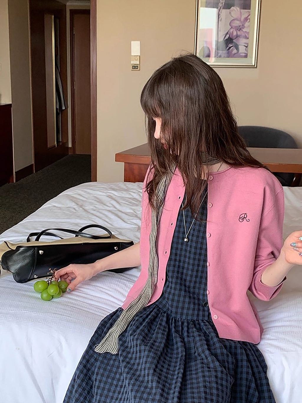 RAINY 韓国風ラウンドネック、万能で快適な無地ニットカーディガン。春と秋の女性用。リラックスしたスタイリッシュなアウタールック。 