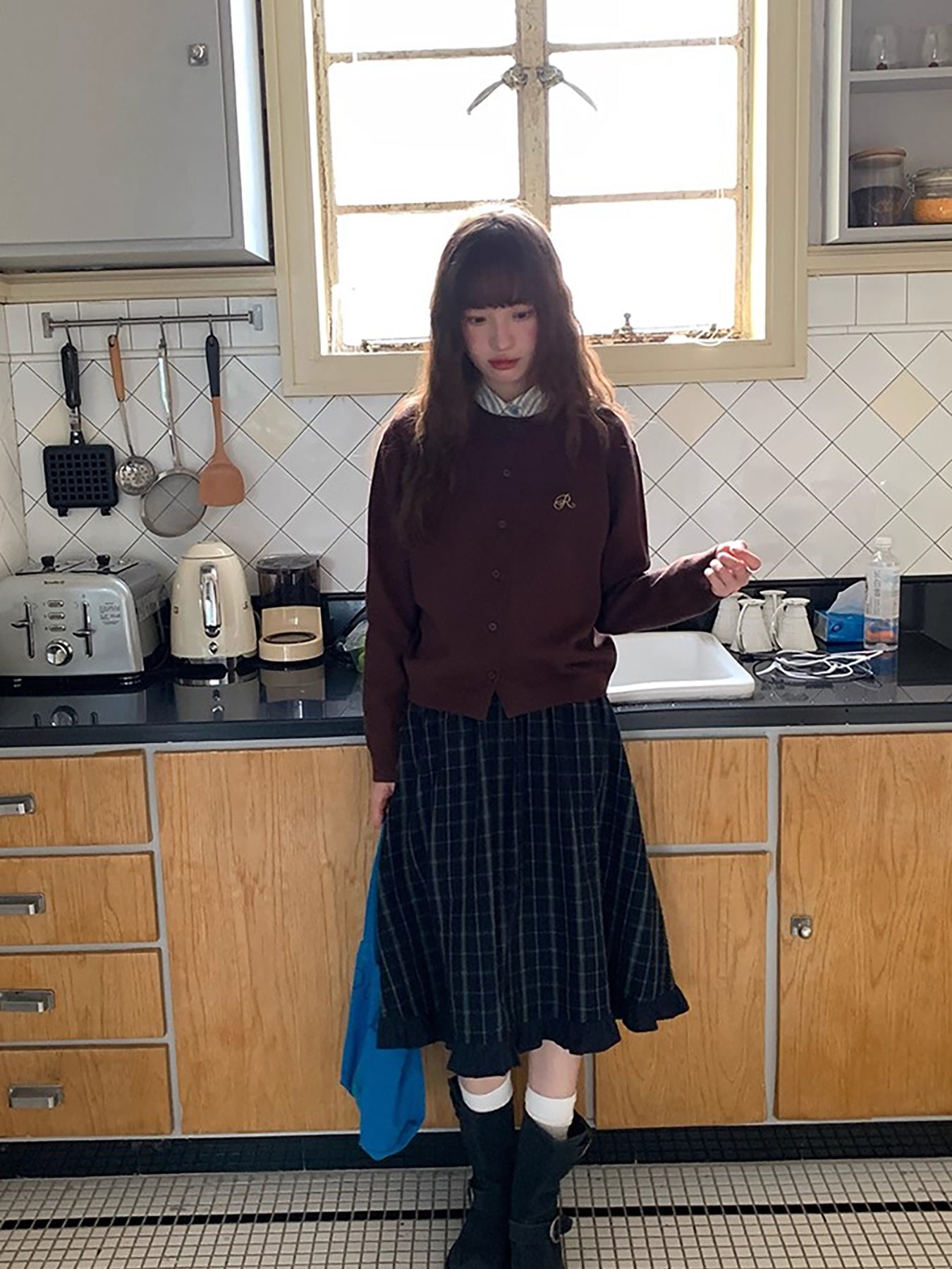 RAINY 韓国風ラウンドネック、万能で快適な無地ニットカーディガン。春と秋の女性用。リラックスしたスタイリッシュなアウタールック。 