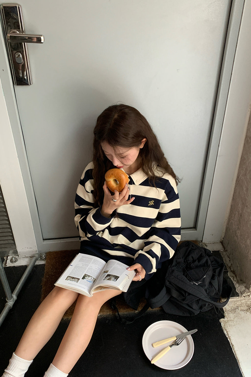 RAINY 칼리지풍 오픈칼라 올인원 스트라이프 폴로 셔츠 24FA62781T