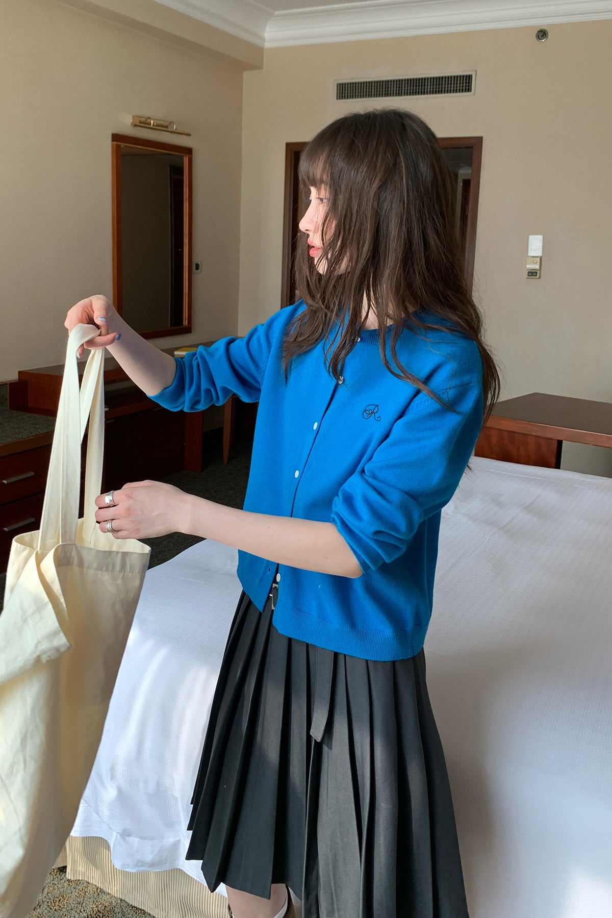 RAINYクルーネック速くて快適なピュアカラーニットカーディガン25FG23352Y