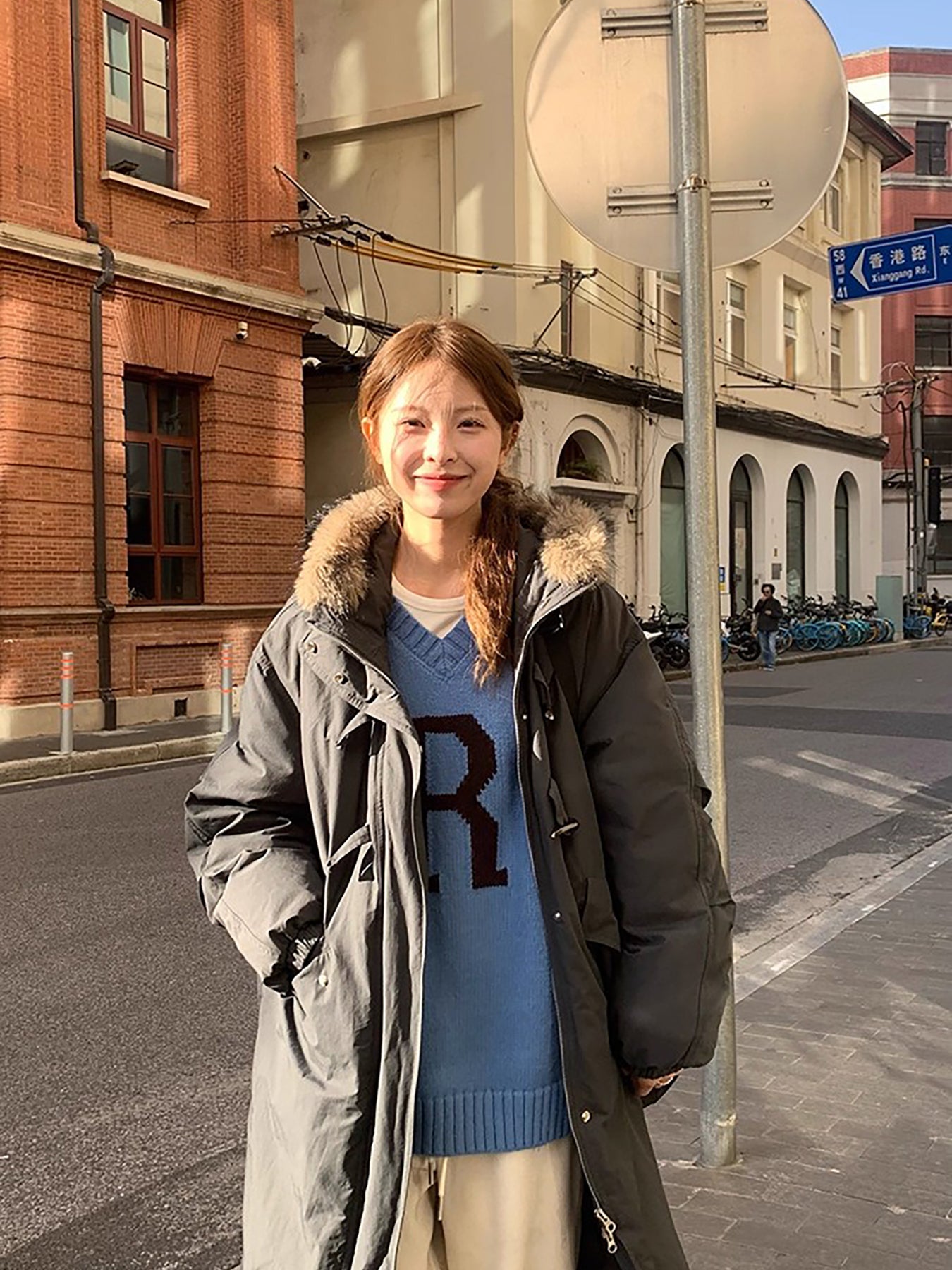 RAINY 韩系毛领连帽牛角扣羽绒服冬季女长款90白鸭绒纯色保暖外套