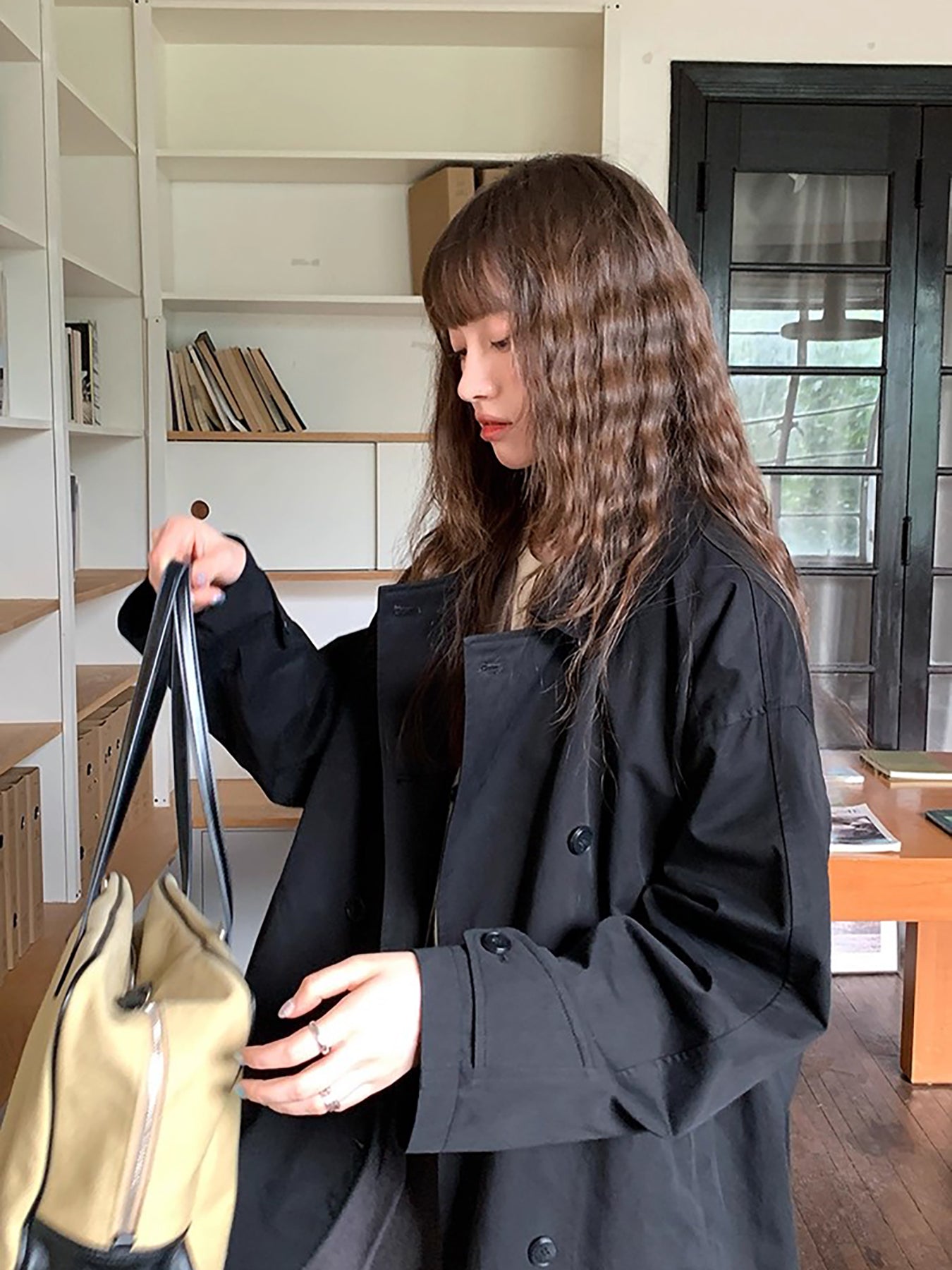 RAINY 韓国風デザイン ミドル丈 ピーターパンカラー トレンチコート レディース 春秋 ゆったりフィット ダブルブレスト 新スタイル ケープコート