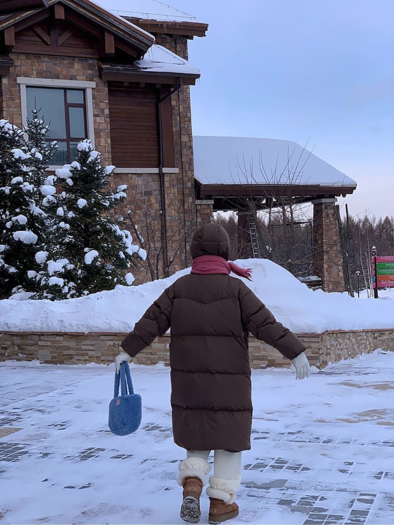RAINY 软糯保暖防风连帽鼓鼓长款羽绒服冬季女抽绳90白鸭绒外套