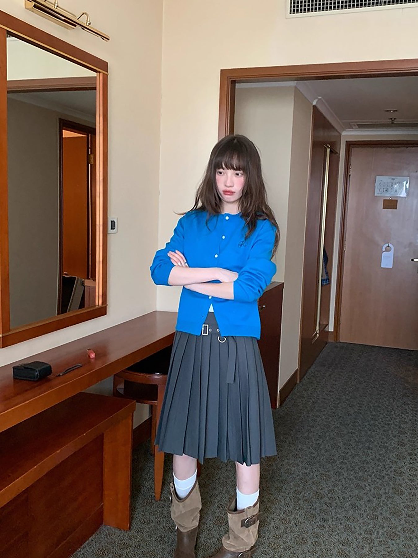 RAINY 韓国風ラウンドネック、万能で快適な無地ニットカーディガン。春と秋の女性用。リラックスしたスタイリッシュなアウタールック。 